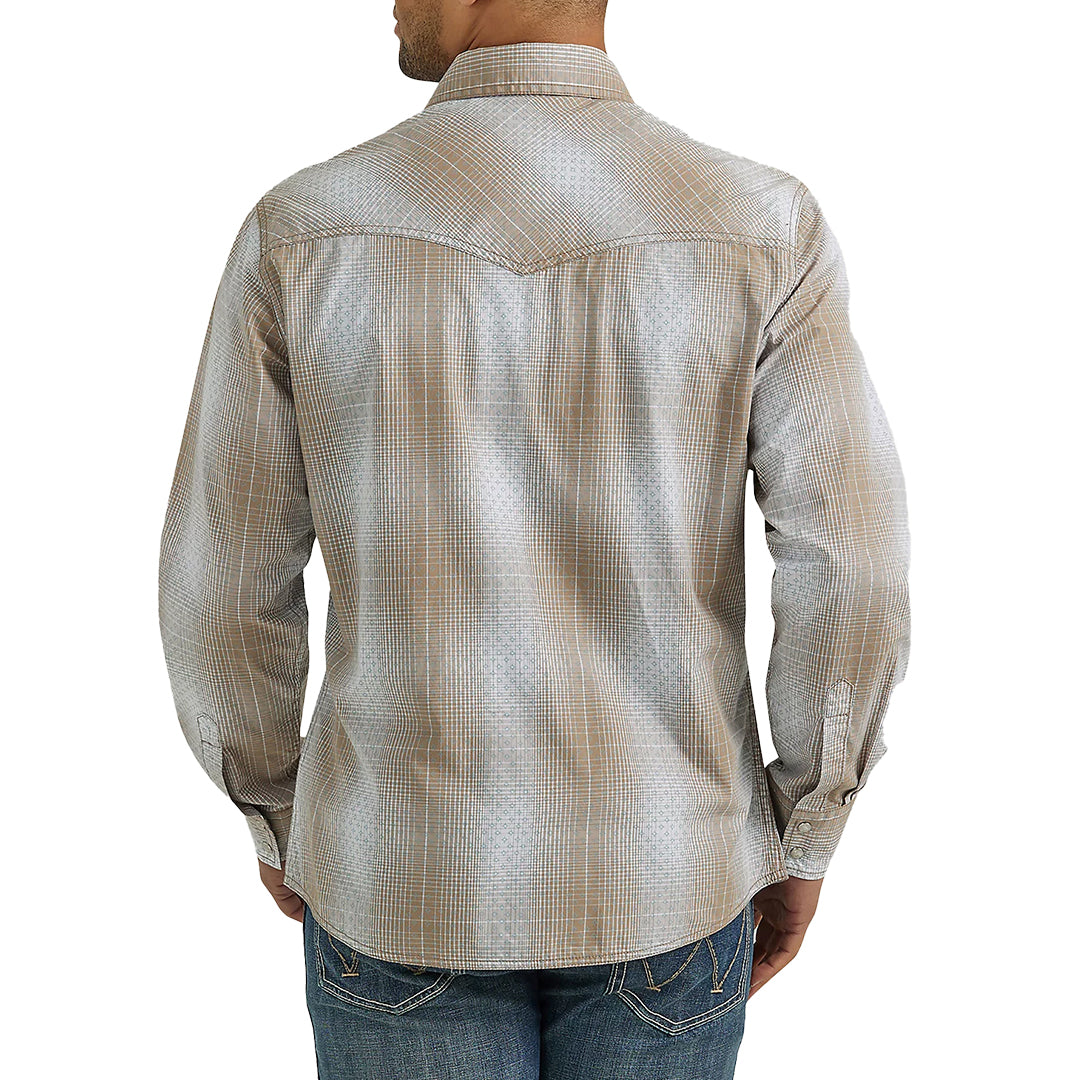 Wrangler Men's Retro Plaid Long Sleeve Snap Shirt