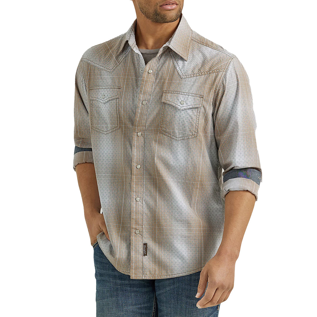 Wrangler Men's Retro Plaid Long Sleeve Snap Shirt