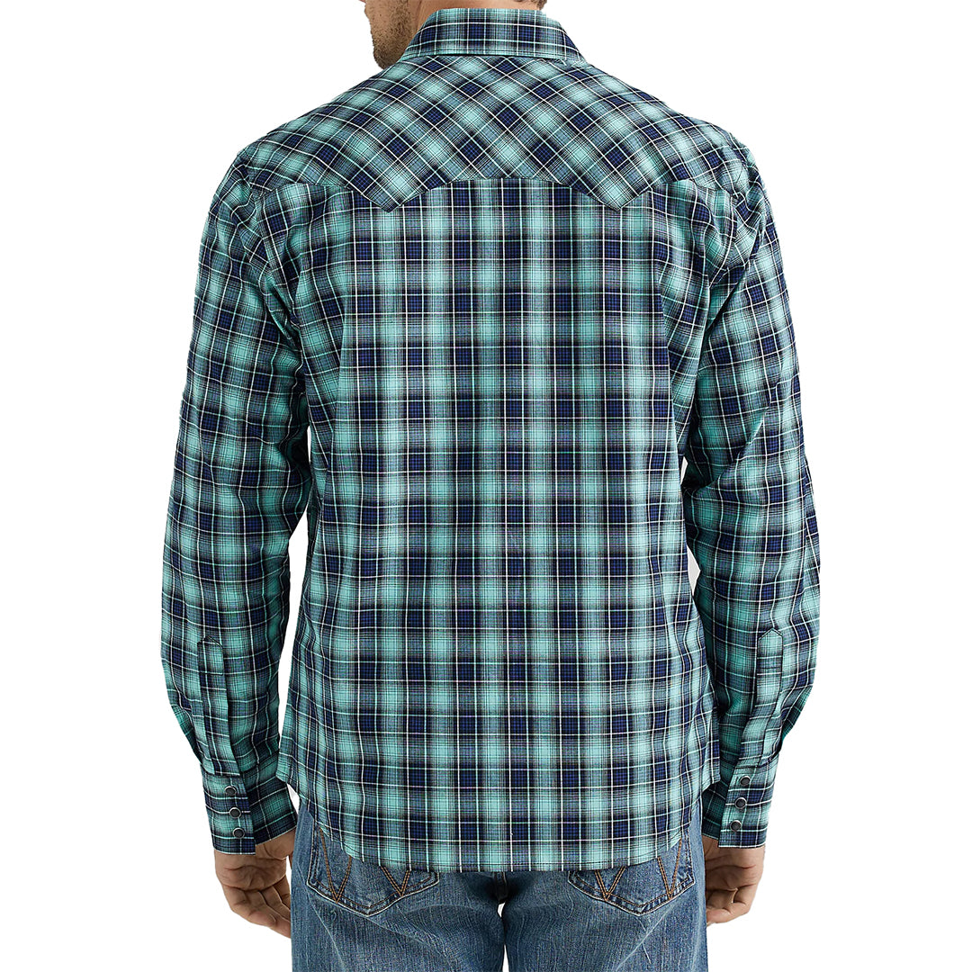 Wrangler Men's Retro Plaid Long Sleeve Snap Shirt