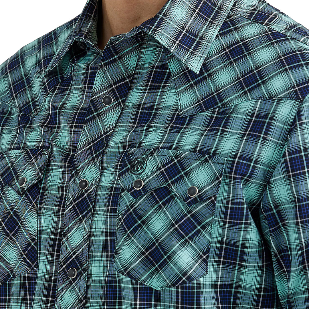 Wrangler Men's Retro Plaid Long Sleeve Snap Shirt