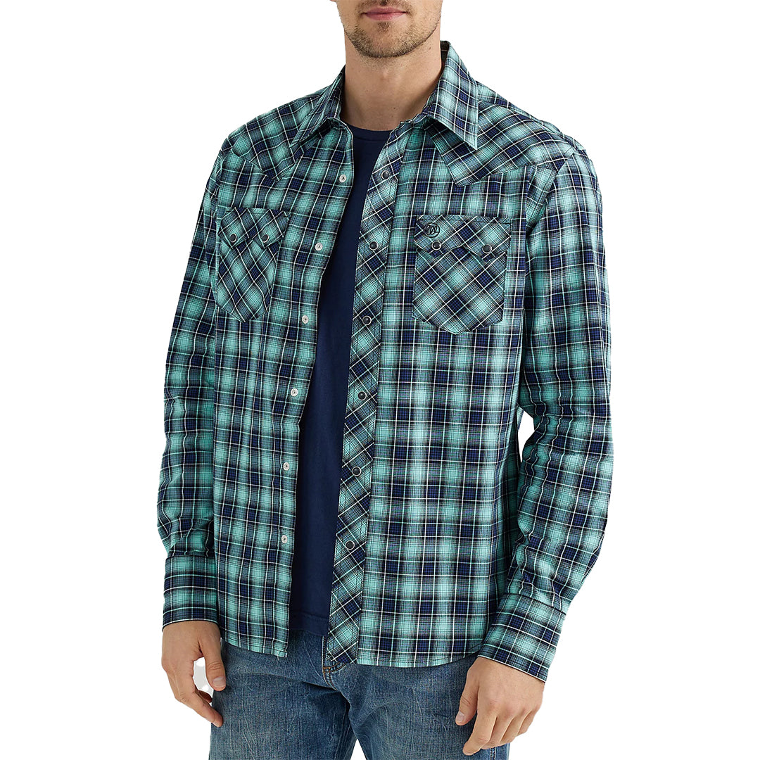 Wrangler Men's Retro Plaid Long Sleeve Snap Shirt